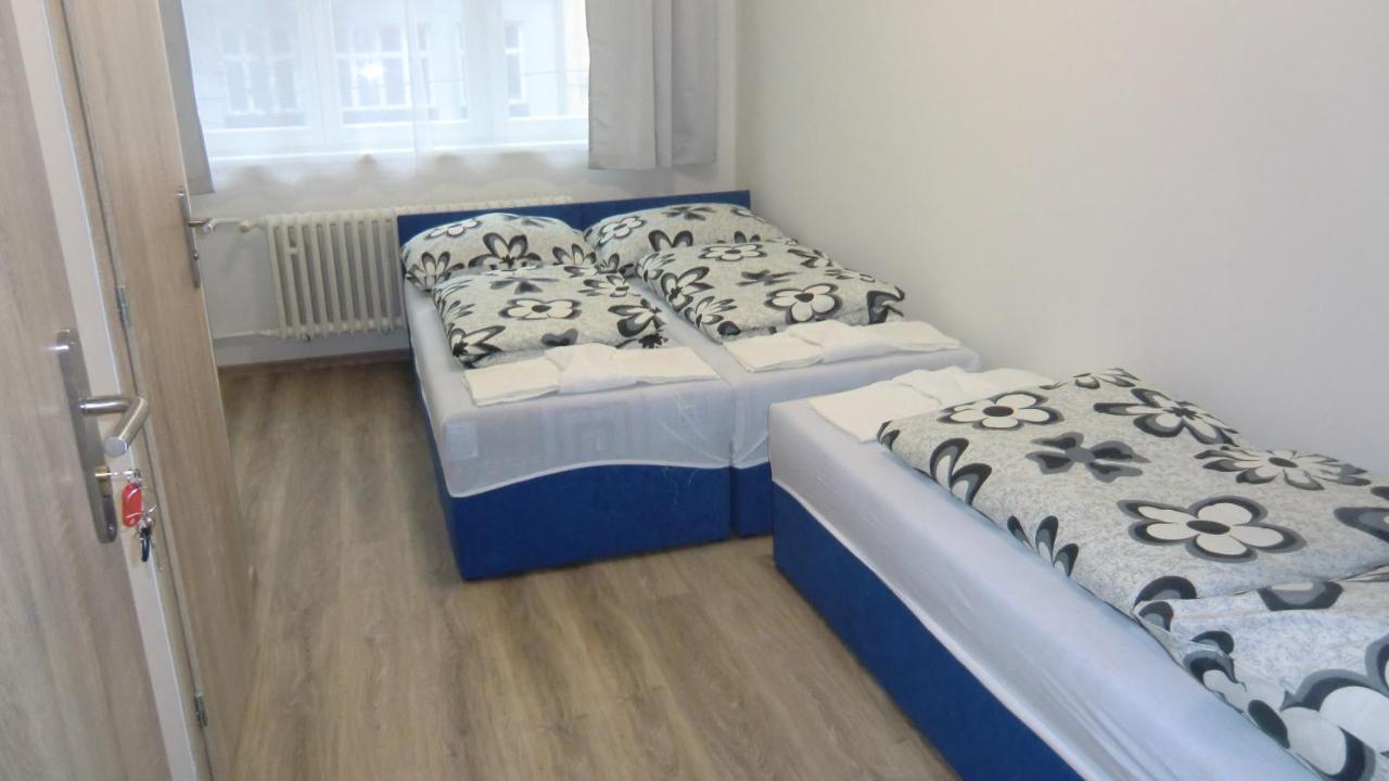 Hu Apartment Praha Bagian luar foto