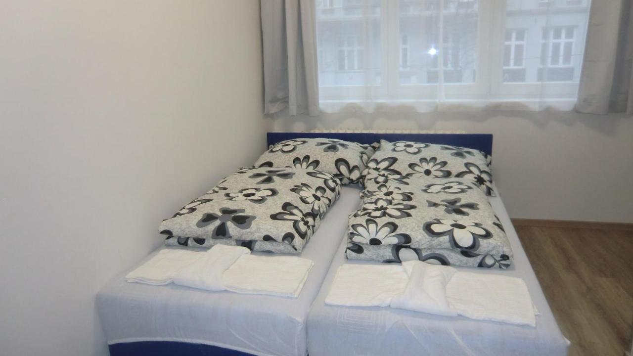Hu Apartment Praha Bagian luar foto